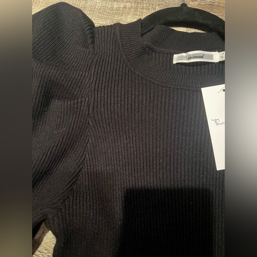 Women's Black Puff-Sleeve Ribbed Midi Dress - Picture 4 of 4